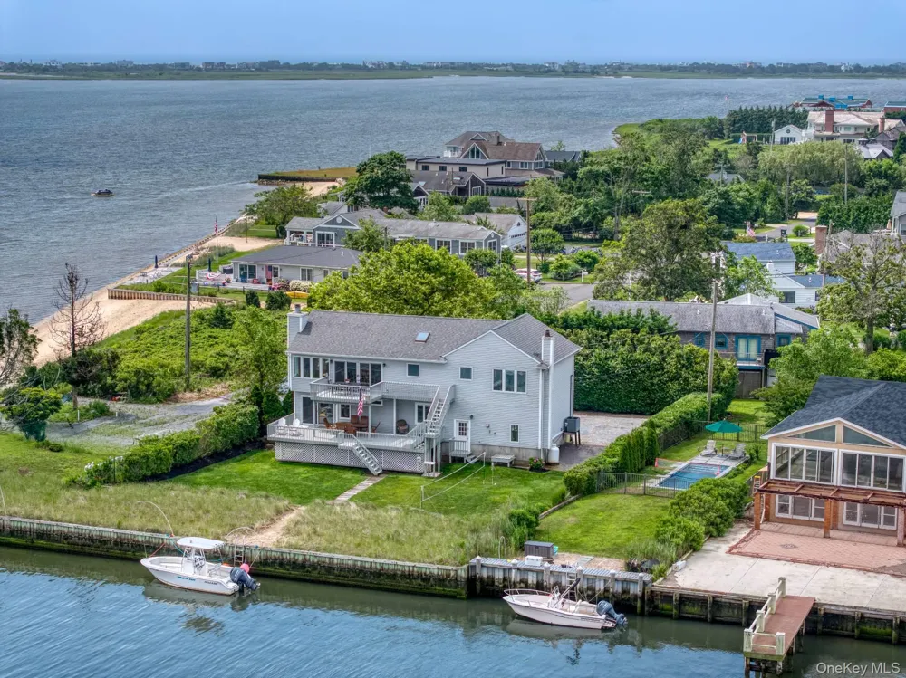 2 Bayside Avenue East Quogue, NY 11942