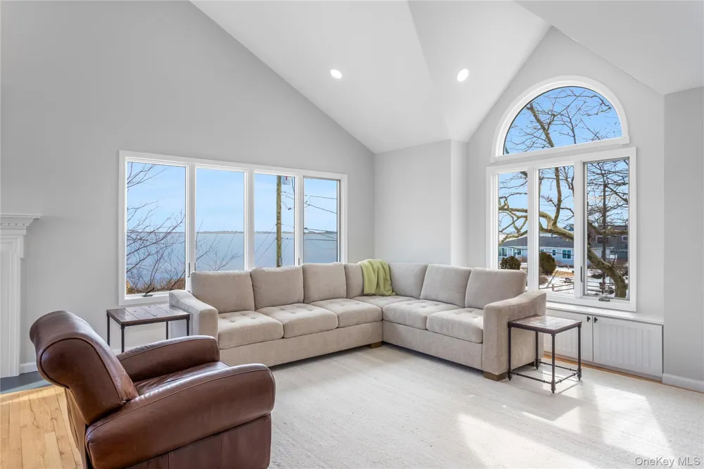 2 Bayside Avenue East Quogue, NY 11942