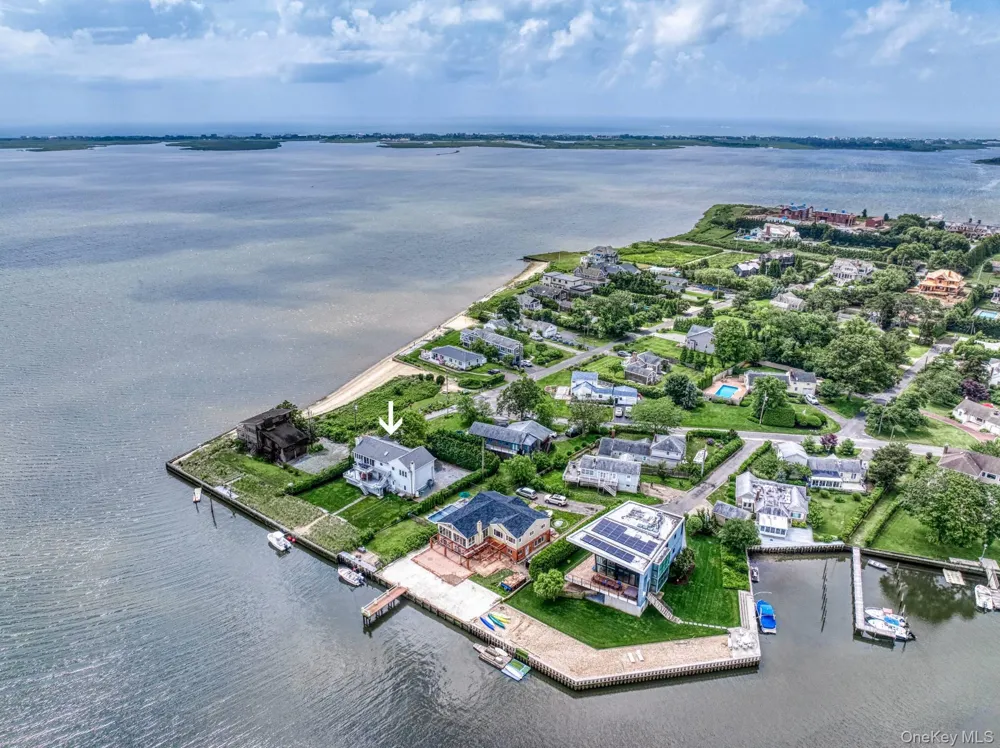 2 Bayside Avenue East Quogue, NY 11942