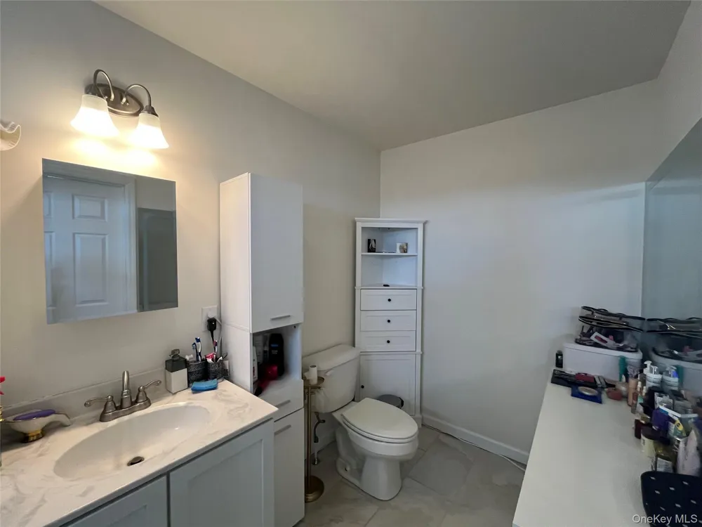 126 Trafalgar Drive Shirley, NY 11967