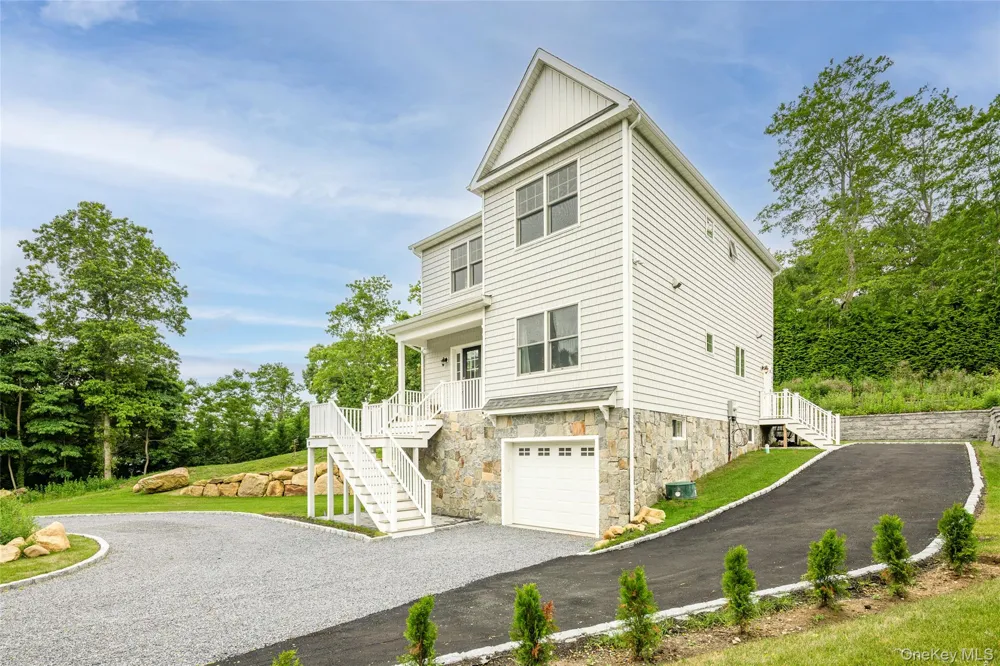 15 S Beach Road Southampton, NY 11968