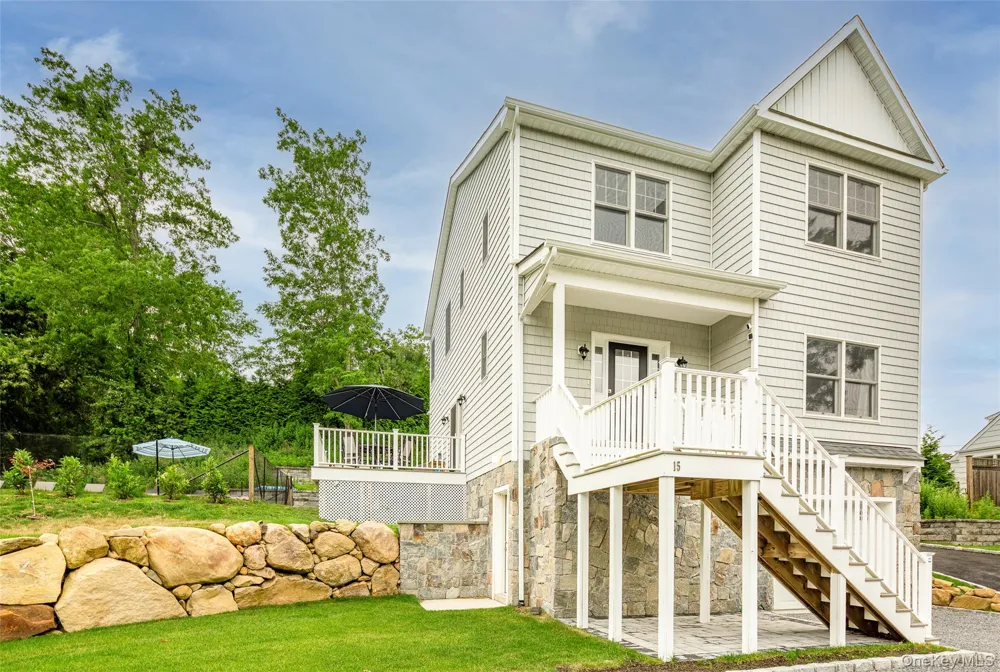 15 S Beach Road Southampton, NY 11968