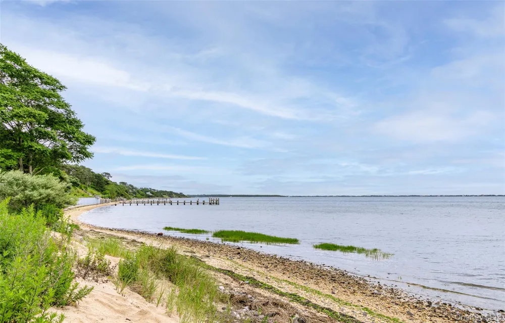 15 S Beach Road Southampton, NY 11968