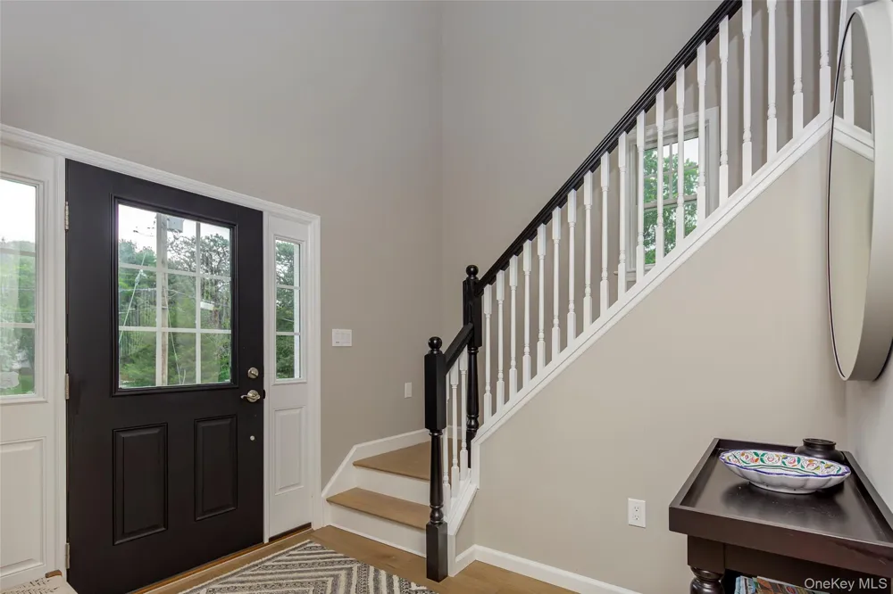 15 S Beach Road Southampton, NY 11968