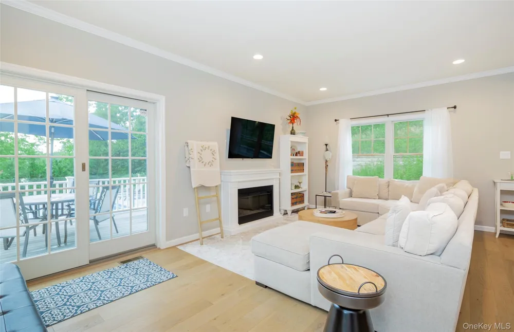 15 S Beach Road Southampton, NY 11968