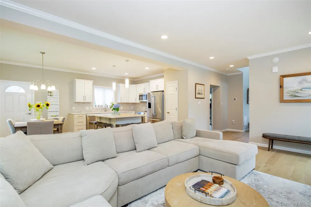 15 S Beach Road Southampton, NY 11968