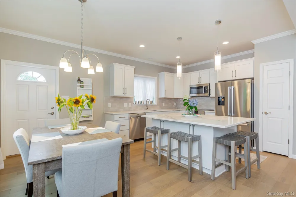 15 S Beach Road Southampton, NY 11968