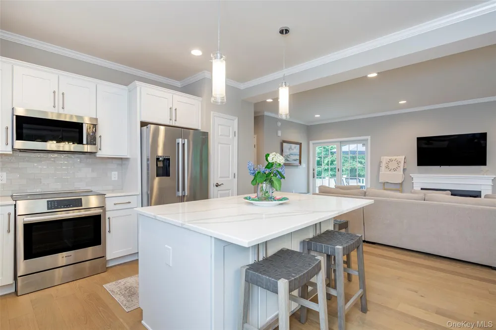 15 S Beach Road Southampton, NY 11968
