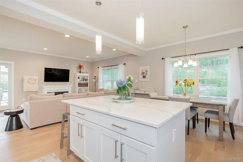15 S Beach Road Southampton, NY 11968