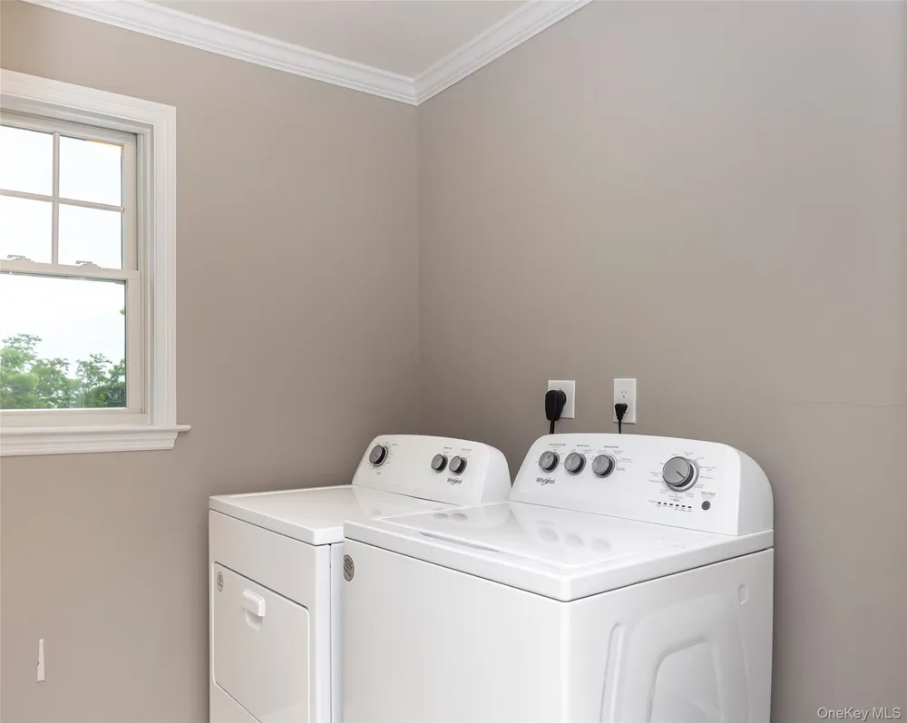 15 S Beach Road Southampton, NY 11968