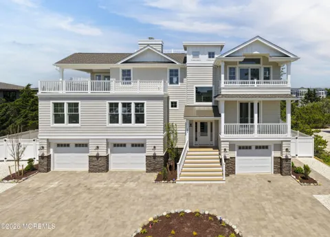 162 Long Beach Boulevard