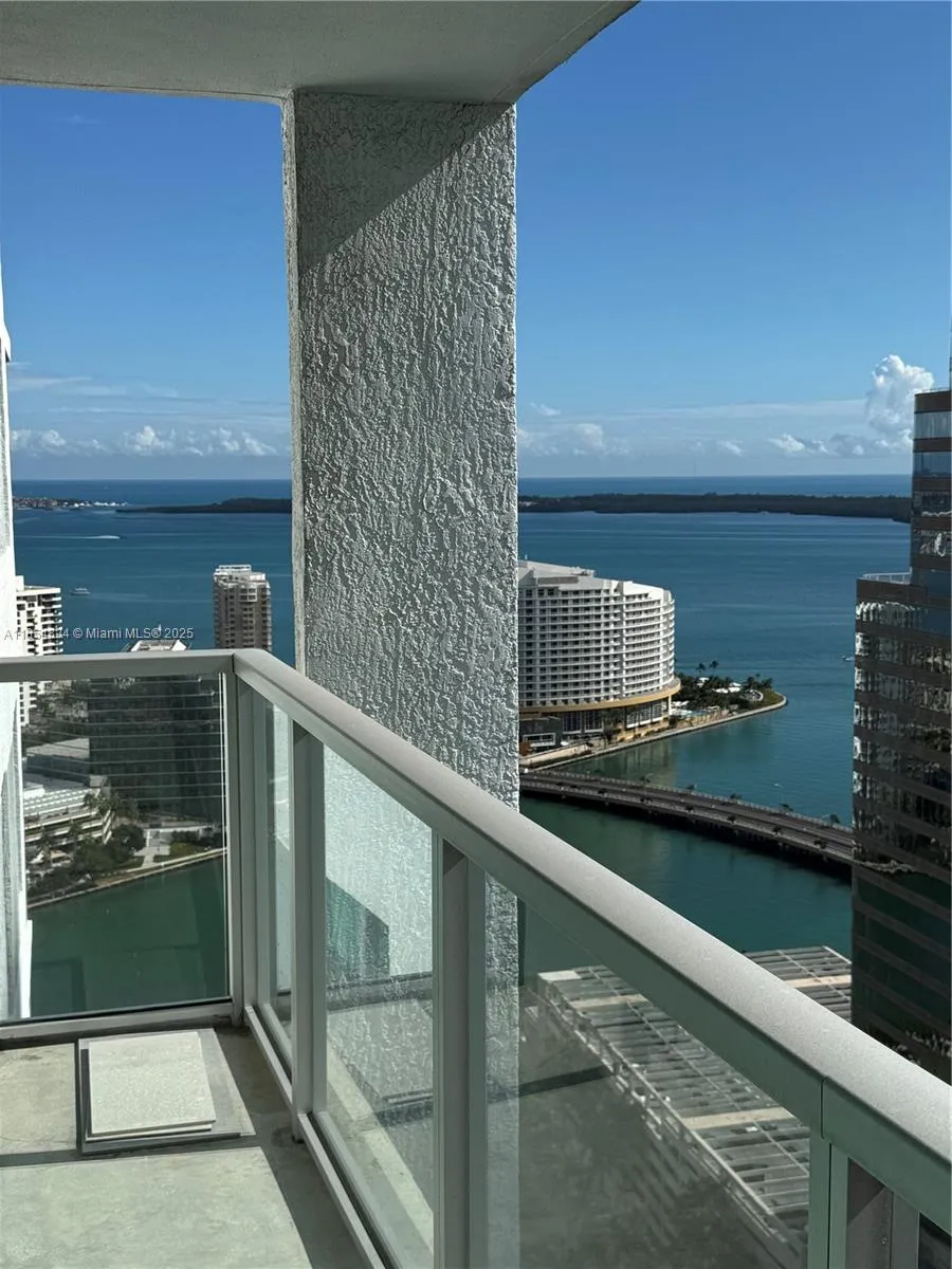 500 Brickell Ave #1204 Miami, FL 33131