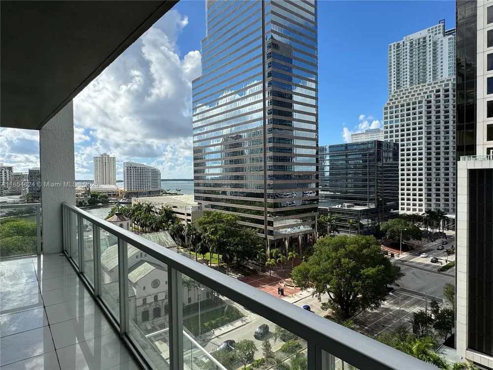 500 Brickell Ave #1204 Miami, FL 33131
