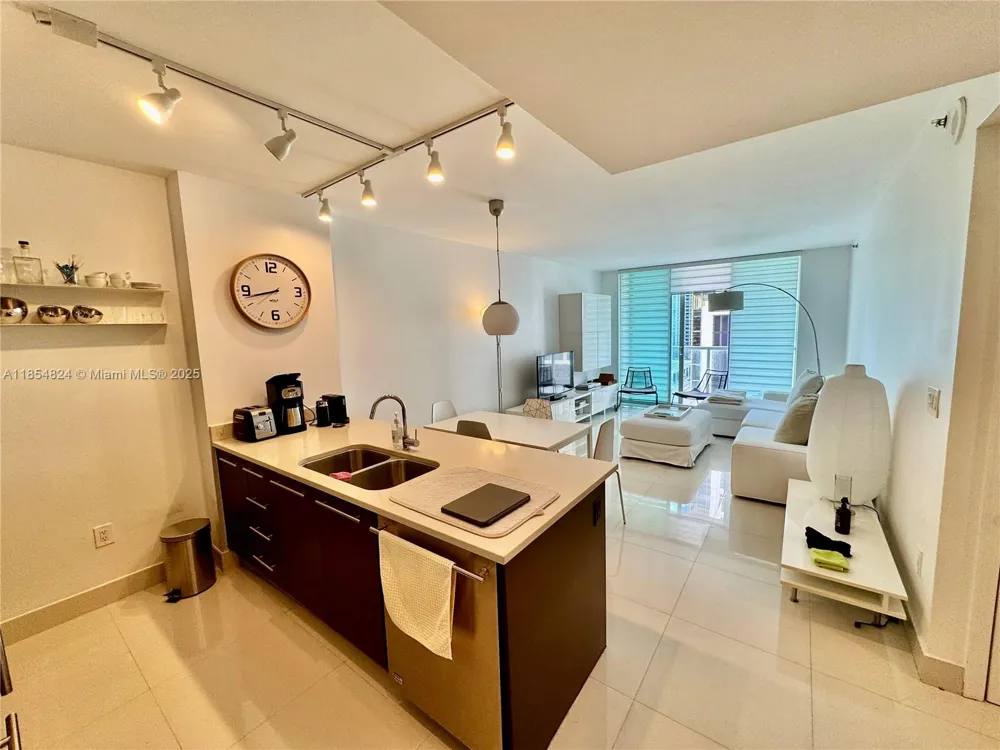 500 Brickell Ave #1204 Miami, FL 33131