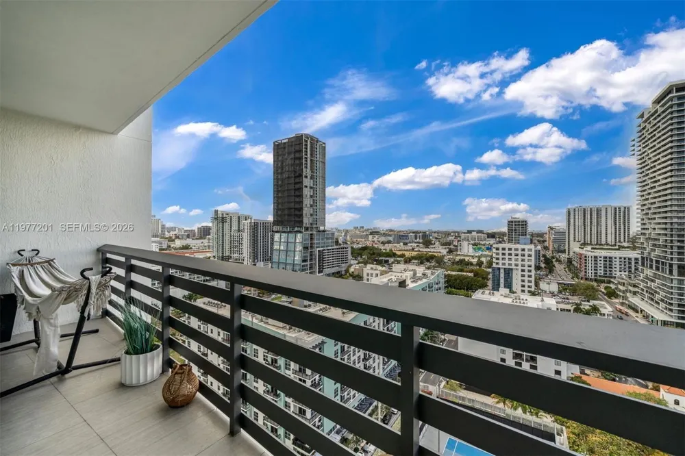 460 NE 28th St #1901 Miami, FL 33137