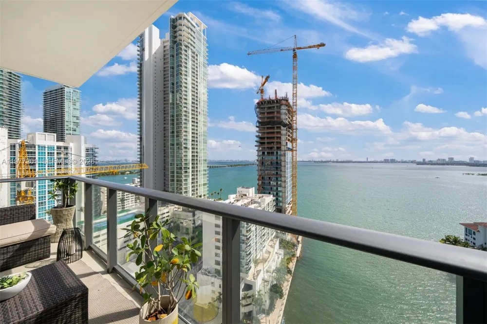 460 NE 28th St #1901 Miami, FL 33137