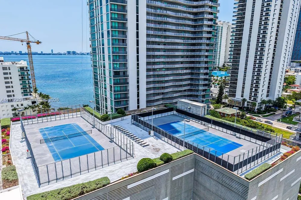 460 NE 28th St #1901 Miami, FL 33137