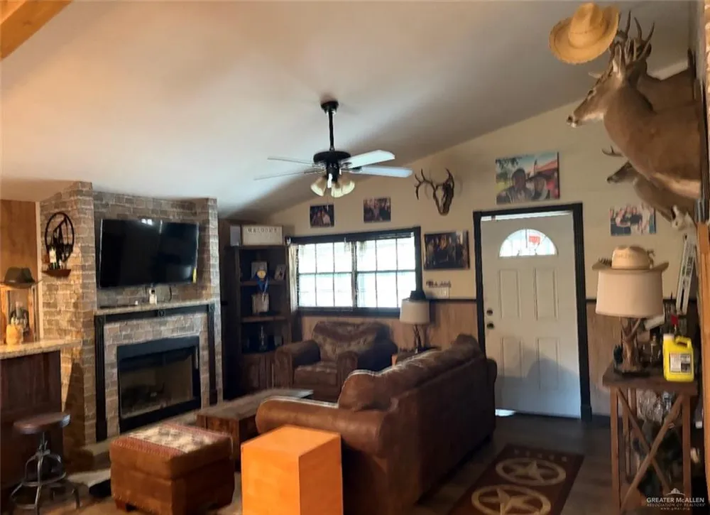 218 CR 218 ROAD Encino, TX 78353