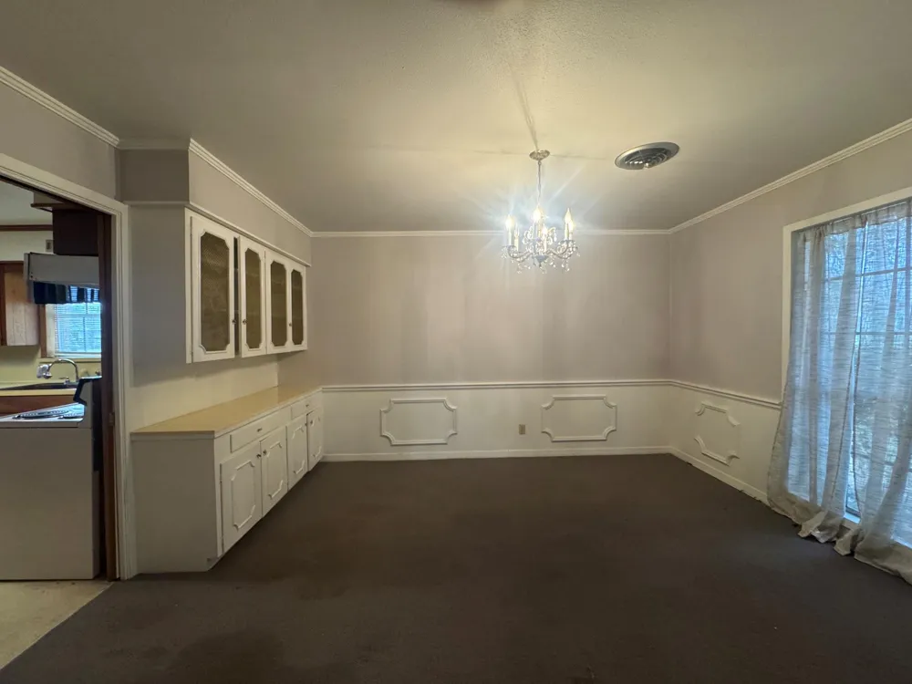 307 S Market Street Louise, TX 77455