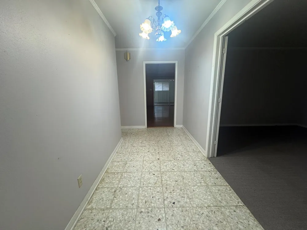 307 S Market Street Louise, TX 77455