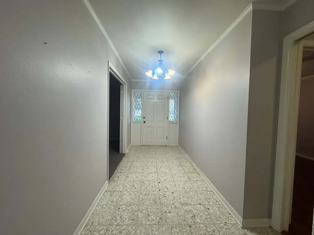 307 S Market Street Louise, TX 77455