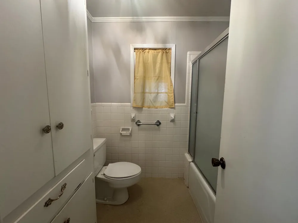 307 S Market Street Louise, TX 77455