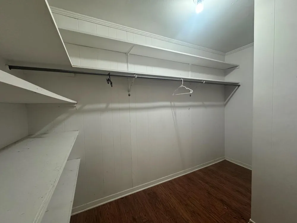307 S Market Street Louise, TX 77455