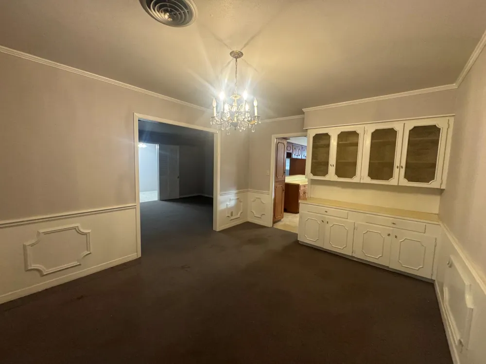 307 S Market Street Louise, TX 77455
