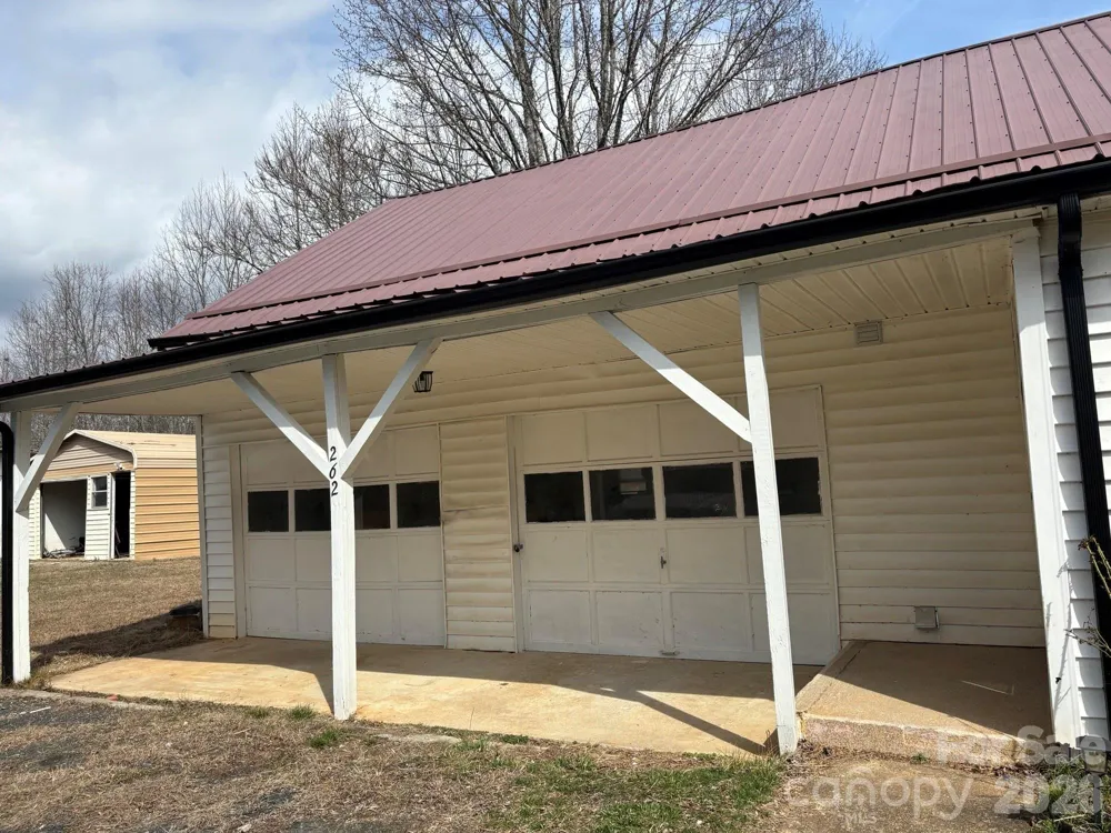262 Blackberry Lane Bakersville, NC 28705