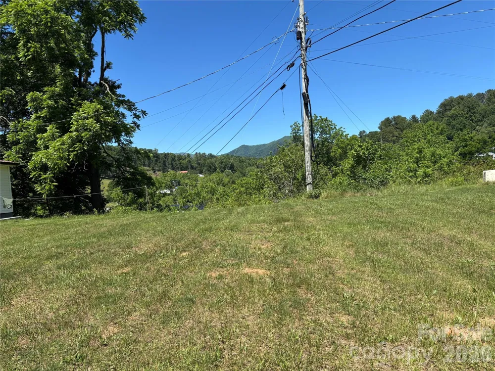 262 Blackberry Lane Bakersville, NC 28705