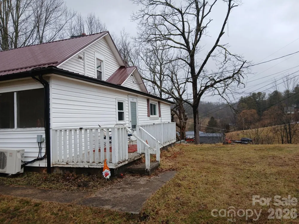 262 Blackberry Lane Bakersville, NC 28705