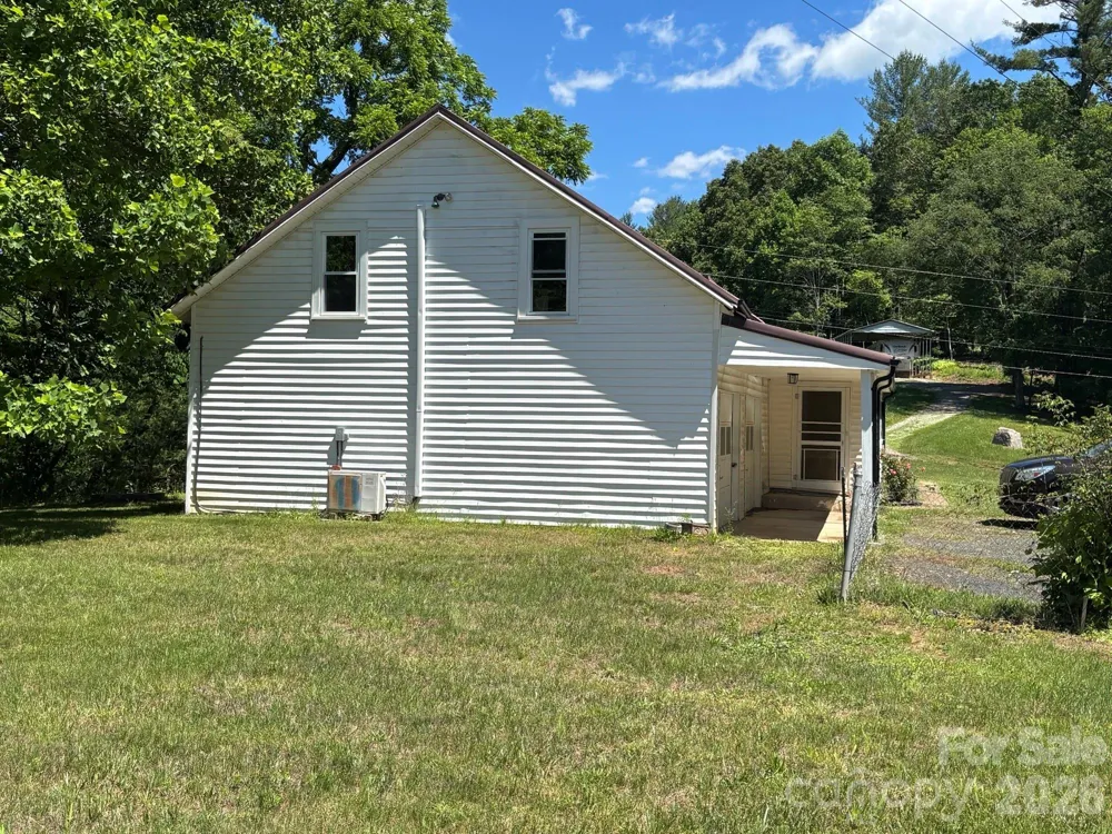 262 Blackberry Lane Bakersville, NC 28705