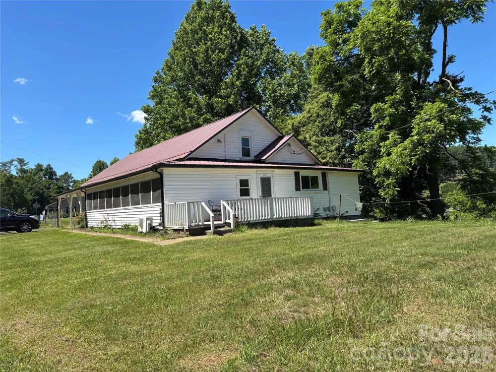 262 Blackberry Lane Bakersville, NC 28705