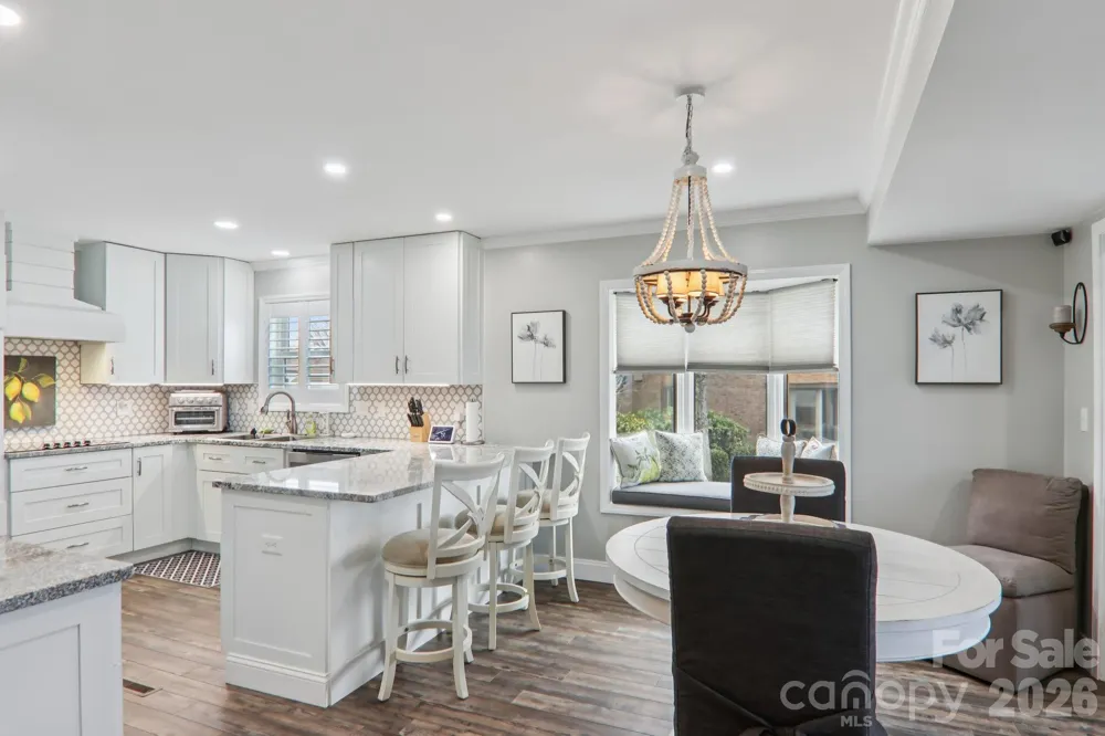 1601 Fleetwood Plaza Hendersonville, NC 28739