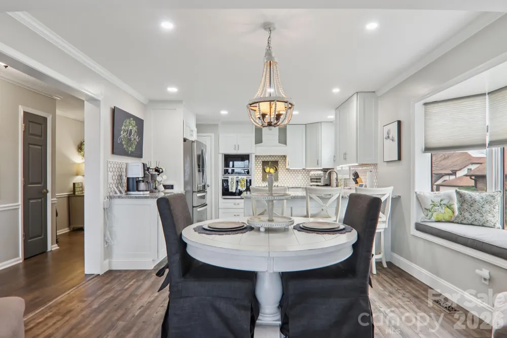 1601 Fleetwood Plaza Hendersonville, NC 28739