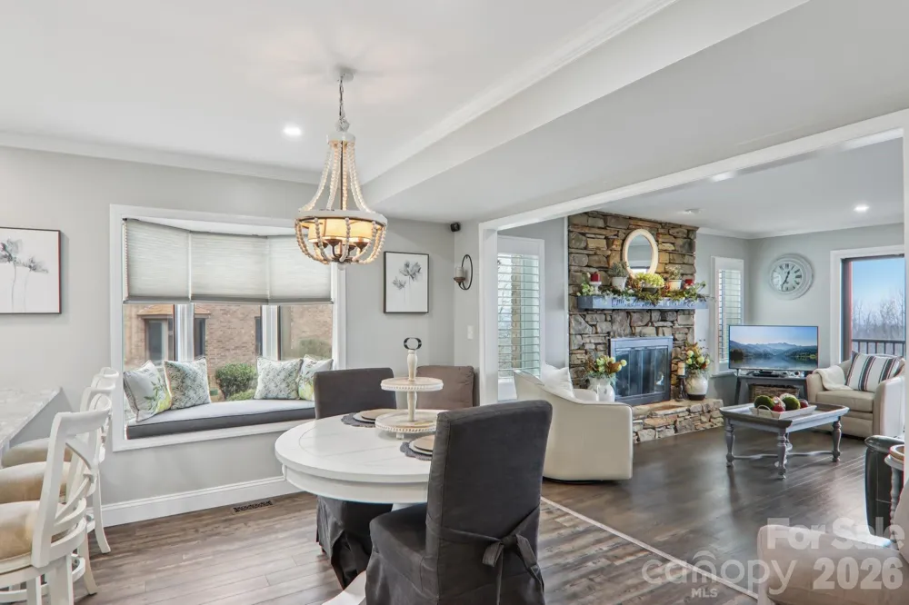 1601 Fleetwood Plaza Hendersonville, NC 28739