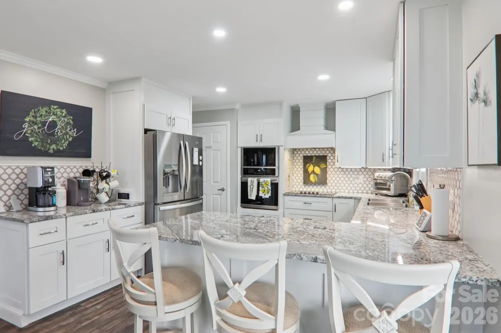 1601 Fleetwood Plaza Hendersonville, NC 28739