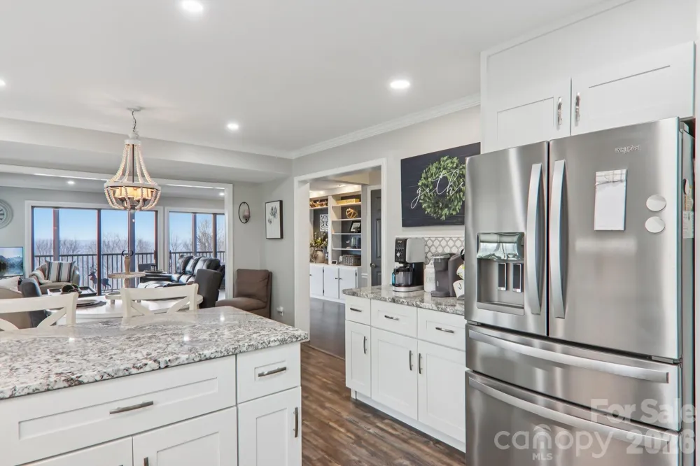 1601 Fleetwood Plaza Hendersonville, NC 28739