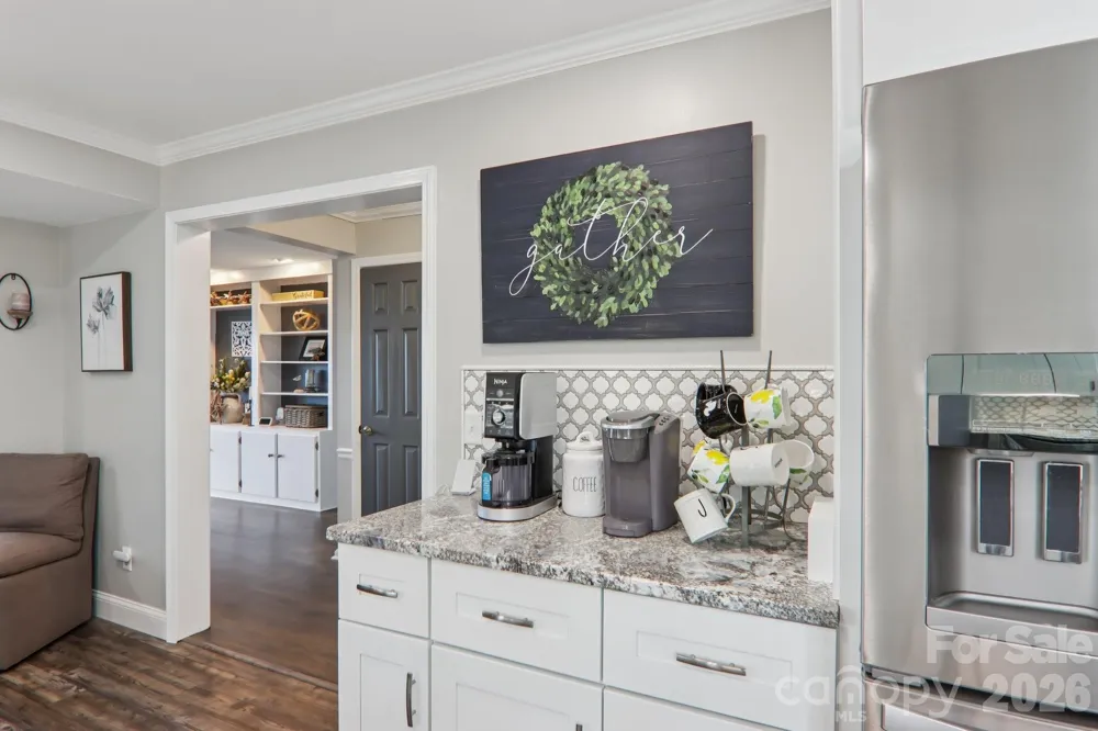 1601 Fleetwood Plaza Hendersonville, NC 28739