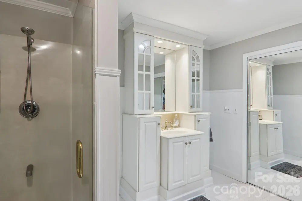1601 Fleetwood Plaza Hendersonville, NC 28739