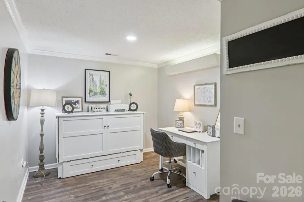 1601 Fleetwood Plaza Hendersonville, NC 28739