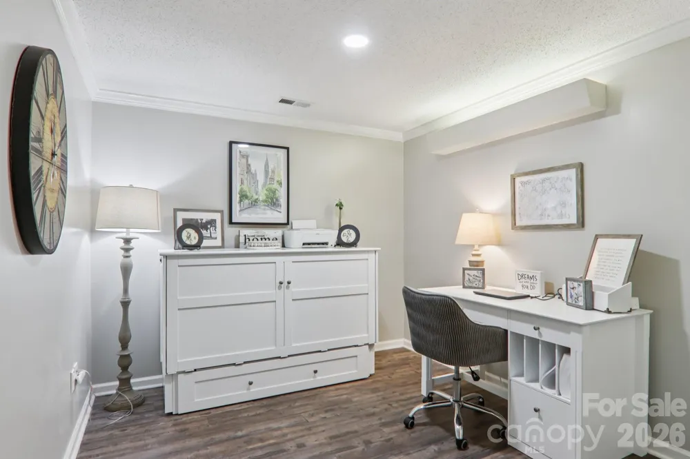 1601 Fleetwood Plaza Hendersonville, NC 28739