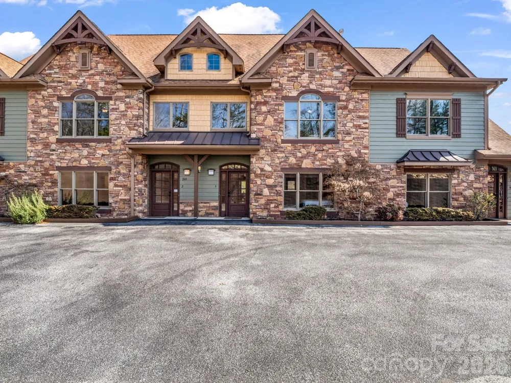 268 Wambli Pass Lake Lure, NC 28746