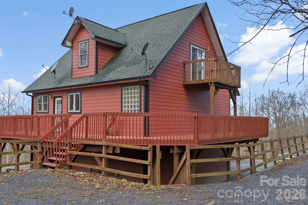 11 Roberts Drive Swannanoa, NC 28778
