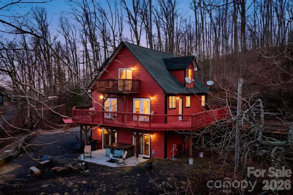 11 Roberts Drive Swannanoa, NC 28778