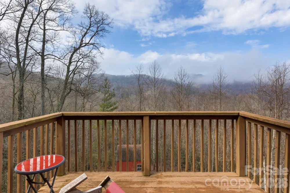 11 Roberts Drive Swannanoa, NC 28778