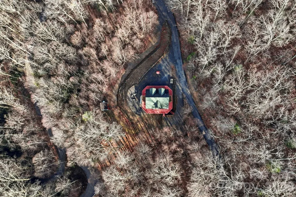 11 Roberts Drive Swannanoa, NC 28778