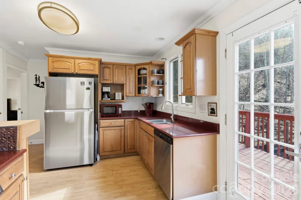 11 Roberts Drive Swannanoa, NC 28778