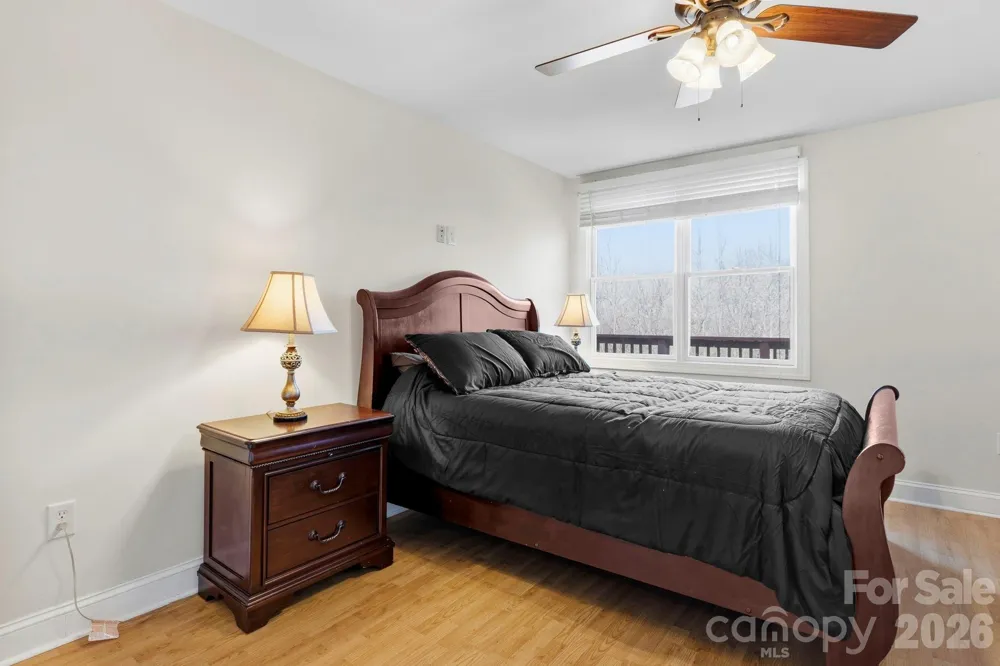 11 Roberts Drive Swannanoa, NC 28778