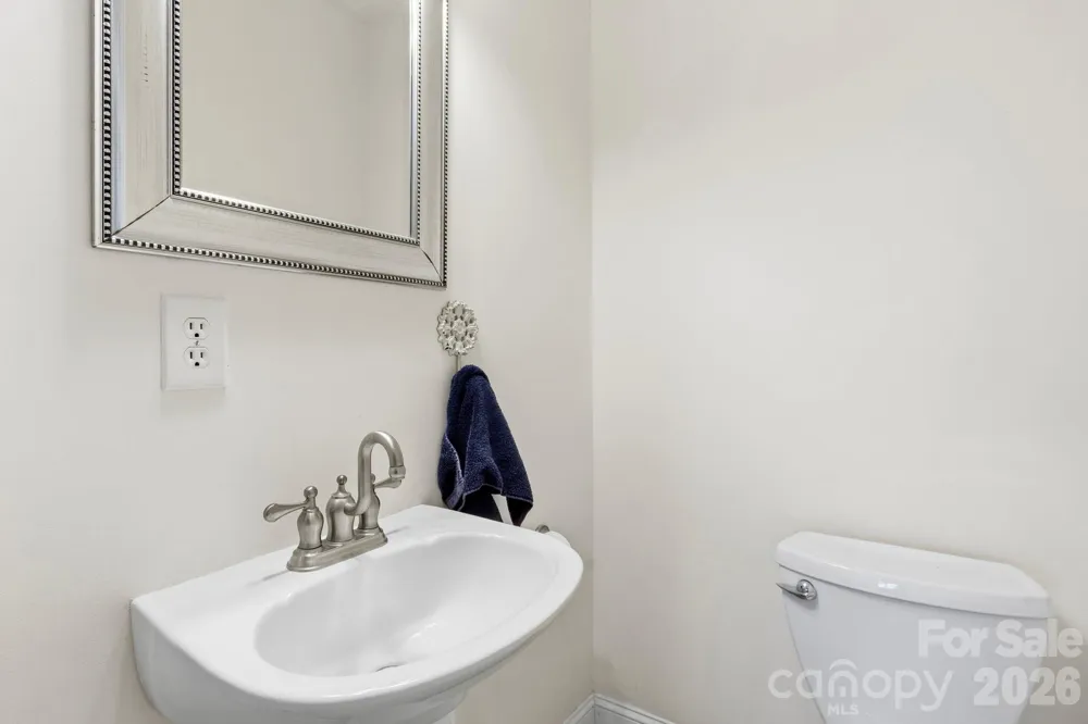 11 Roberts Drive Swannanoa, NC 28778